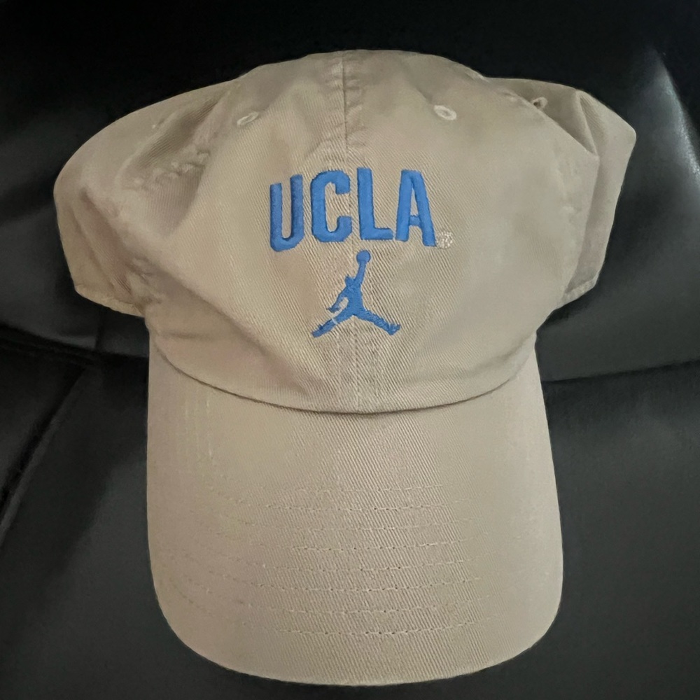 Like new UCLA khaki women’s cap